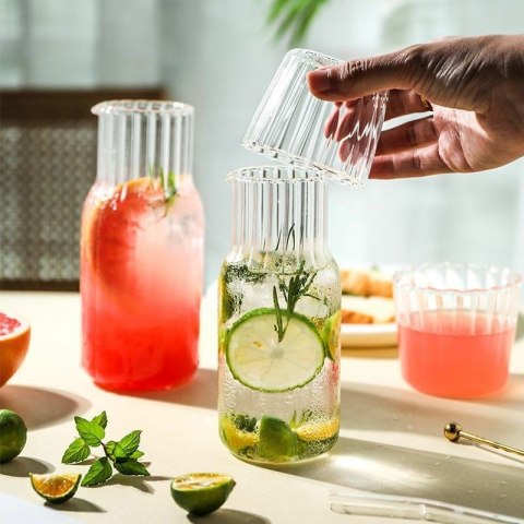 Karafka z falowanymi ściankami 510ml i pokrywką- szklanką 220 ml KARR02